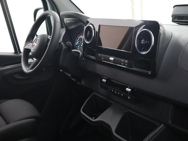 Mercedes-Benz eSprinter 414 L3 Pro 81kWh Mercedes-Benz eSprinter 414 GB L3 RWD PRO
