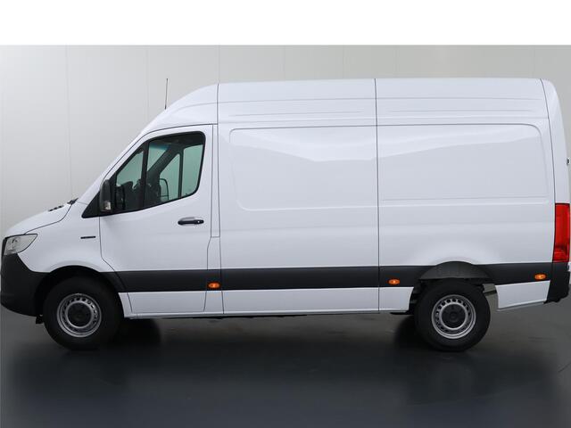 Mercedes-Benz eSprinter 314 L2H2 RWD PRO | 100% elektrisch | 300km Range | Snelladen | 2000kg trekken