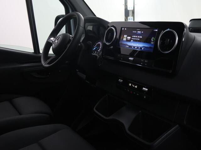 Mercedes-Benz eSprinter 314 GB L2 RWD PRO | Trekhaak | 3 zits | Achteruitrijcamera | Climate Control | Cruise Control | Airco |