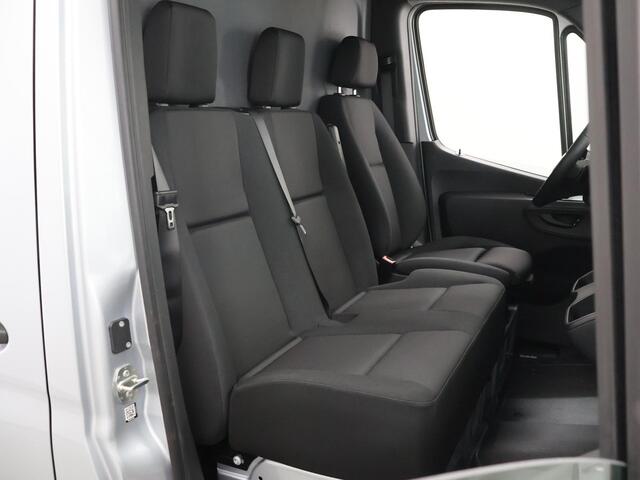 Mercedes-Benz eSprinter 314 GB L2 RWD PRO | Trekhaak | 3 zits | Achteruitrijcamera | Climate Control | Cruise Control | Airco |