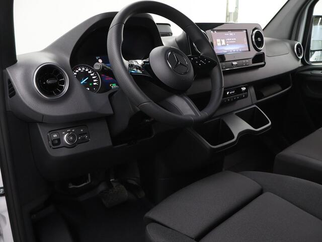 Mercedes-Benz eSprinter 414 L3 H2 PRO 113 kWh 4 ton GVW 4250 kg | 3 zits | Achteruitrijcamera | Trekhaak | Stoelverwarming | Cruise Control | Climate Control |