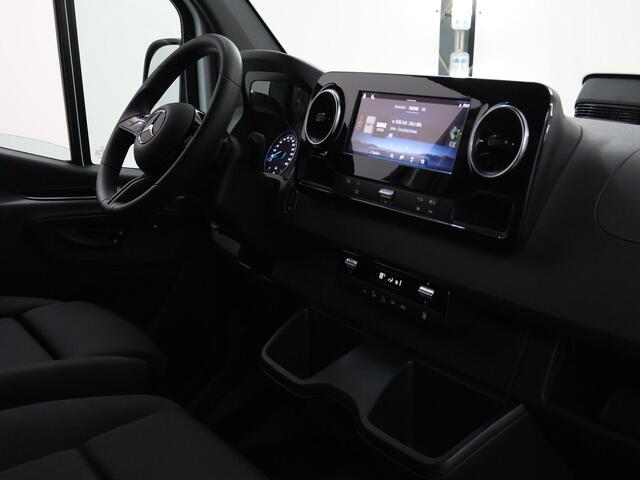 Mercedes-Benz eSprinter 414 L3 H2 PRO 113 kWh 4 ton GVW 4250 kg | 3 zits | Achteruitrijcamera | Trekhaak | Stoelverwarming | Cruise Control | Climate Control |