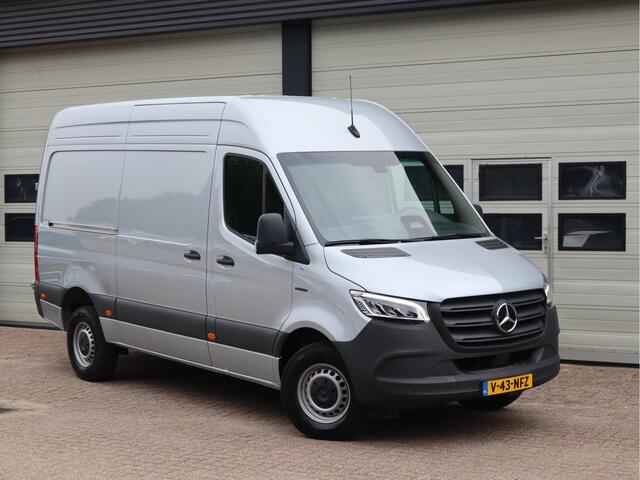 Mercedes-Benz eSprinter 314 56 kWh WLPT 181 km - L2H2 RWD - AC + DC Snelladen - WB 367 cm