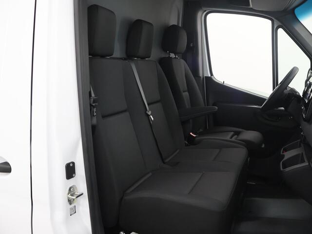 Mercedes-Benz eSprinter 414 | L2 H2 | RWD | PRO | 81kWh | BIJRIJDERSBANK | CRUISE CONTROL | PARKEERCAMERA | TREKHAAK | APPLE CARPLAY / ANDROID AUTO | STANDKACHEL | 300 KM WLTP