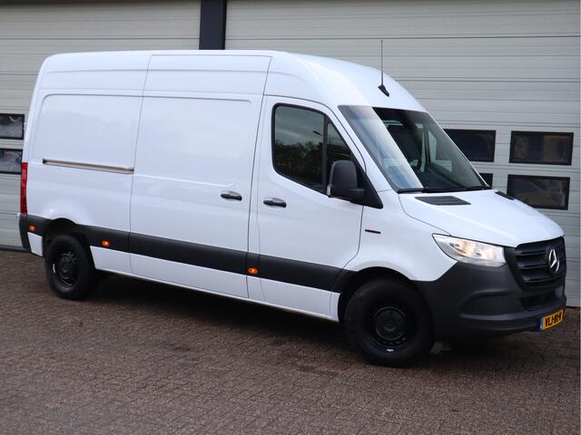Mercedes-Benz eSprinter eSprinter 55 kWh 100% Elektrisch L2H2 - Camera - Airco