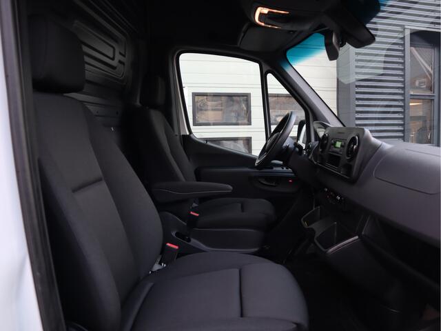Mercedes-Benz eSprinter eSprinter 55 kWh 100% Elektrisch L2H2 - Camera - Airco