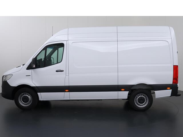 Mercedes-Benz eSprinter 414 L2 H2 RWD PRO 81kWh | 115 kW Snelladen | Trekhaak | Smartphone integratie pakket | Achteruitrijcamera | Standkachel | Stoelverwarming |
