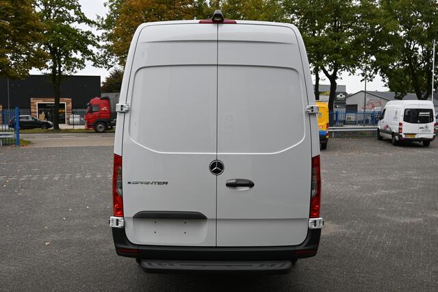 Mercedes-Benz eSprinter 314/414 L3H2 450km Reikwijdte WLTP Pro 113kWh DC laden 115 kW, 270 graden achterdeuren, Etc.