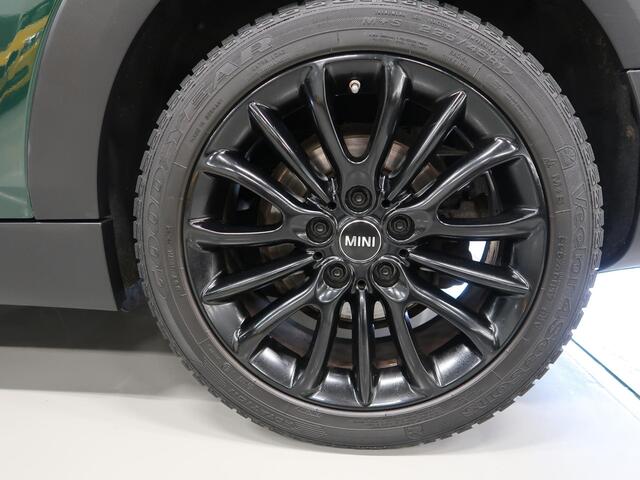 Mini CLUBMAN Mini 1.5 One Automaat Panoramadak Harman/Kardon Navigatie App connect Airco-ecc Stoelverwarming British Racing Green Dealer onderhouden Cruise control