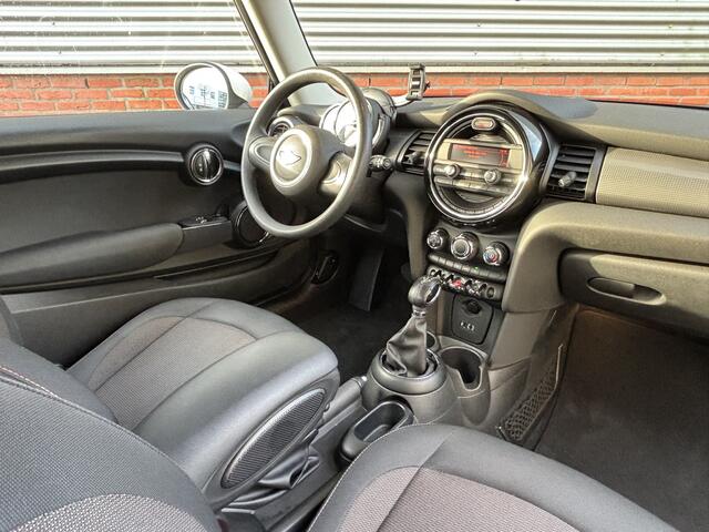 Mini COOPER Mini 1.5 Salt | Automaat | Parkeersensoren |