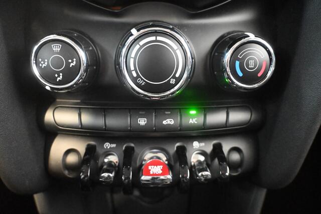 Mini COOPER Mini 1.5 Airco Navigatie LED Rijklaarprijs Inruil Mogelijk!