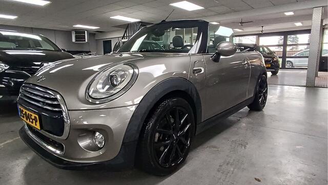 Mini COOPER Mini Cabrio 1.5 Chili Serious Business 94285 Km navi Pdc