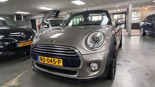 Mini COOPER Mini Cabrio 1.5 Chili Serious Business 94285 Km navi Pdc