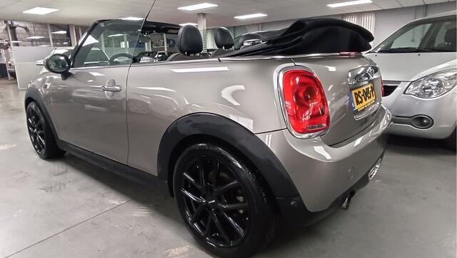 Mini COOPER Mini Cabrio 1.5 Chili Serious Business 94285 Km navi Pdc