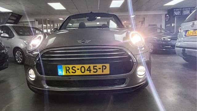 Mini COOPER Mini Cabrio 1.5 Chili Serious Business 94285 Km navi Pdc