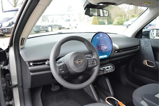 Mini COOPER Mini E Essential XS 40.7 kWh | NIEUW | 17 INCH | Electric | Elektrisch |