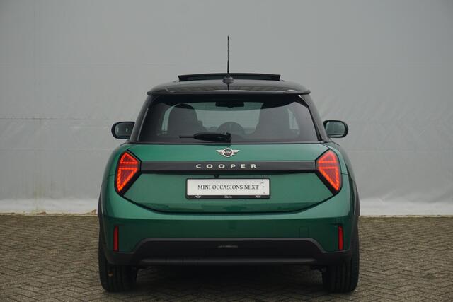 Mini COOPER 3-Deurs C Favoured / Panorama Dak / Stoel en Stuurverwarming