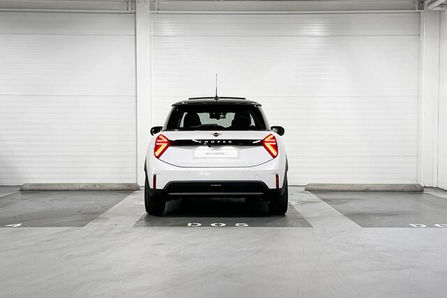 Mini COOPER C | Classic Uitvoering | Pakket M | Parallel Spoke two-tone