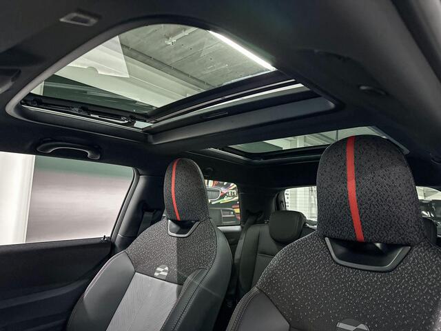 Mini COOPER C | John Cooper Works Uitvoering | Pakket M | 18" John Cooper Works Lap Spoke two-tone