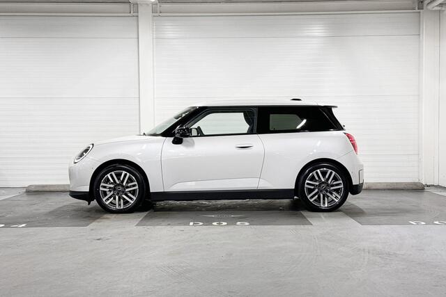 Mini COOPER E | Classic Uitvoering | Pakket L | 17" Parallel Spoke two-tone