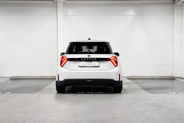 Mini COOPER E | Classic Uitvoering | Pakket L | 17" Parallel Spoke two-tone