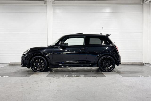 Mini COOPER C | John Cooper Works Uitvoering | Pakket M | 18" John Cooper Works Lap Spoke Jet Black
