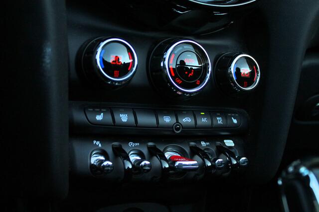 Mini COOPER Cabrio Classic Automaat / Sportstoelen / Stoelverwarming / LED / Cruise Control / Harman Kardon / Achteruitrijcamera / Comfort Access