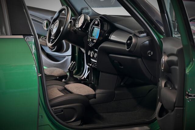 Mini COOPER Mini automaat 1.5 Business Edition AUTOMAAT / Harman Kardon