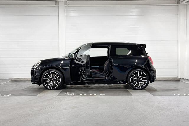 Mini COOPER E | John Cooper Works uitvoering | Pakket XL | 18" John Cooper Works Lap Spoke two-tone
