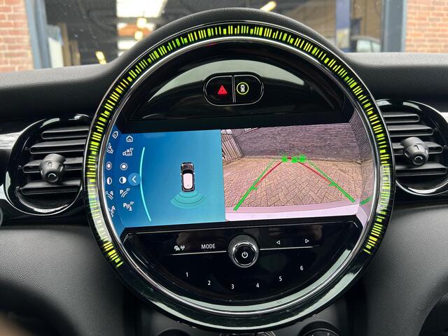 Mini COOPER Mini 1.5 Essential l Panorama l Sfeer l Stoelverwarming l Camera l