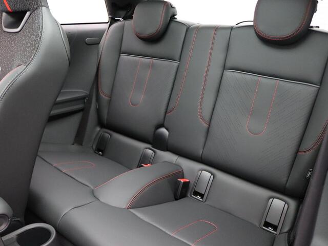 Mini COOPER 3-Deurs John Cooper Works + Pakket M + Driving Assistant + Glazen panoramadak + Parking Assistant + 17''