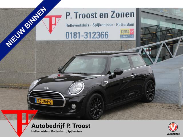 Mini COOPER Mini 1.5 Business Navigatie/Airco/Cruise control/Spraakbediening/Bluetooth/Multifunctioneel stuurwiel/16'' Lichtmetalen velgen/Elektrische ramen/Elektrisch verstelbare spiegels.