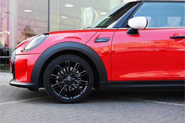 Mini COOPER Hatchback Camden Classic Automaat / Sportstoelen / LED / Cruise Control / Leder / Navigatie