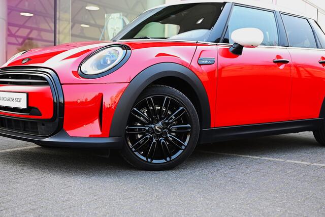 Mini COOPER Hatchback Camden Classic Automaat / Sportstoelen / LED / Cruise Control / Leder / Navigatie