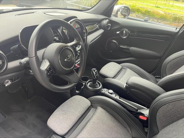 Mini COOPER ONE 5-DRS Automaat Roof top Grey