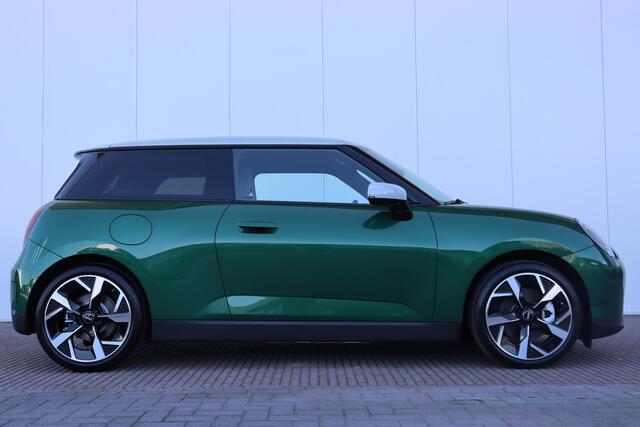 Mini COOPER Mini E Favoured M 40.7 kWh Stuurwielrand verwarmd/ Comfort Access/ panoramadak/ Stoelverwarming/ Head-Up