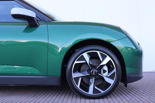 Mini COOPER Mini E Favoured M 40.7 kWh Stuurwielrand verwarmd/ Comfort Access/ panoramadak/ Stoelverwarming/ Head-Up
