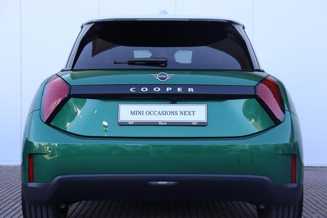 Mini COOPER Mini E Favoured M 40.7 kWh Stuurwielrand verwarmd/ Comfort Access/ panoramadak/ Stoelverwarming/ Head-Up