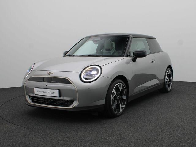 Mini COOPER 3-Deurs E Pakket L + Glazen panoramadak + Parking Assistant Plus + Harman Kardon + Elektrisch verwarmde voorstoelen + Comfort Access + 18''