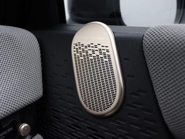 Mini COOPER 3-Deurs E Pakket L + Glazen panoramadak + Parking Assistant Plus + Harman Kardon + Elektrisch verwarmde voorstoelen + Comfort Access + 18''