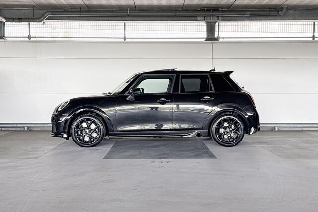 Mini COOPER 5-deurs 1.5 Cooper C John Cooper Works XL | Glazen panoramadak | Pakket XL