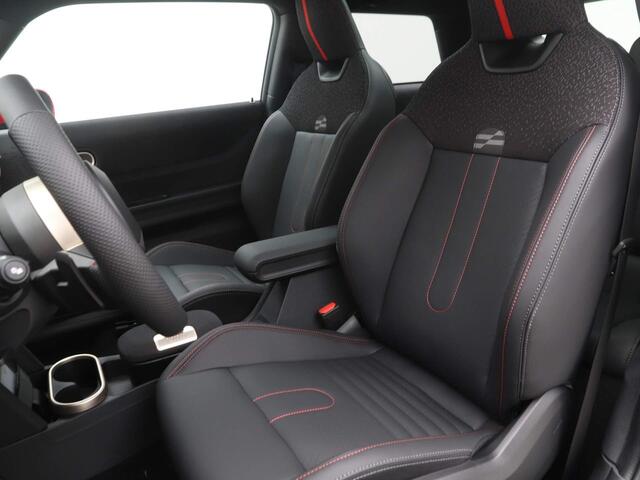 Mini COOPER John Cooper Works Pakket XL | Driving Assistent Professional | Stoelverwarming | Comfort Access | Achteruitrijcamera | Massagefunctie |