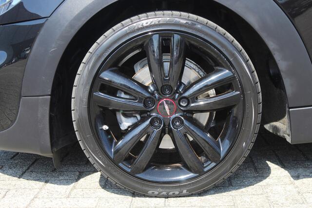 Mini COOPER Mini 1.5 JCW pakket/AUTOMAAT/Navigatie/Achteruitrijcamera/Parkeersensoren/Bluetooth/Keyless/Cruise control/Climate control/Apple carplay/17'' Lichtmetalen velgen/LED koplampen/Multifunctioneel stuurwiel/Spraakbediening/Elektrisch inklapbare spiegels/Ele