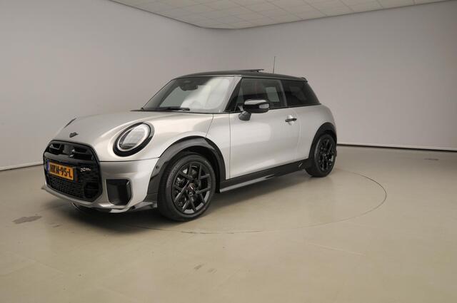 Mini COOPER 3-Deurs C C John Cooper Works Trim / Pakket M / Panoramadak / Park assist / Head-up / Alu wielen 17 inch