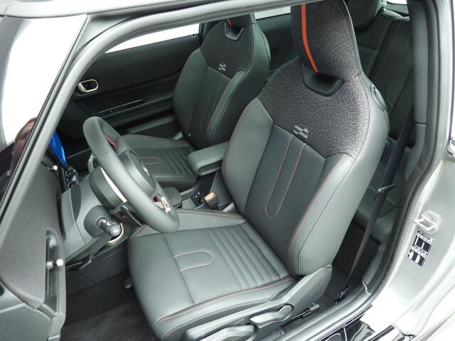 Mini COOPER 3-Deurs C C John Cooper Works Trim / Pakket M / Panoramadak / Park assist / Head-up / Alu wielen 17 inch