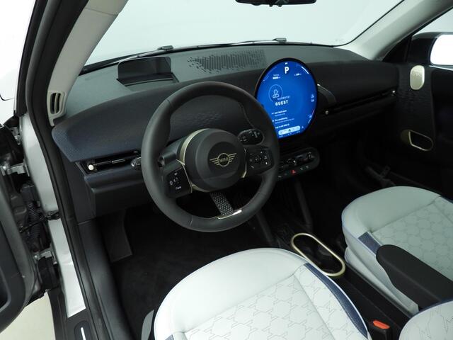 Mini COOPER 3-deurs E Classic Trim / Pakket L / Harman-Kardon / Panoramadak / Getint glas / Park assist / Head-up / Alu wielen 18 inch