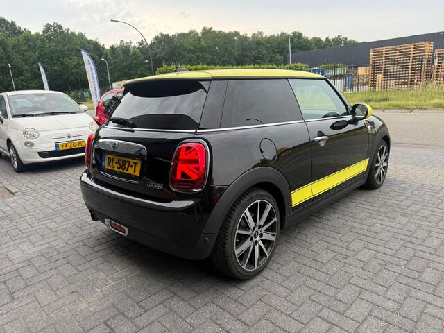 Mini COOPER Mini 1.5 Chili | AUTOMAAT | 12MND GARANTIE | PANO DAK | LEDER | NAVI | CRUISE |