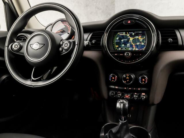 Mini COOPER Mini 1.5 Pepper (NAVIGATIE, 5 DEURS, CLIMATE, CRUISE, PARKEERSENSOREN, LED KOPLAMPEN, SPORTSTOELEN, CRUISE, SPRAAKBEDIENING, NIEUWE APK, NIEUWSTAAT)