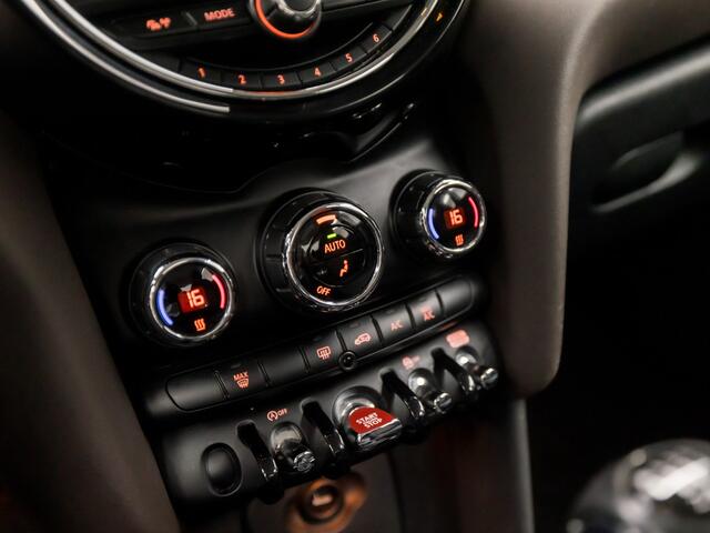 Mini COOPER Mini 1.5 Pepper (NAVIGATIE, 5 DEURS, CLIMATE, CRUISE, PARKEERSENSOREN, LED KOPLAMPEN, SPORTSTOELEN, CRUISE, SPRAAKBEDIENING, NIEUWE APK, NIEUWSTAAT)