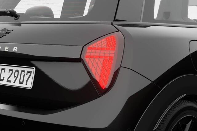 Mini COOPER 3-deurs C | John Cooper Works uitvoering | Pakket M | 17" JCW Sprint Spoke Black